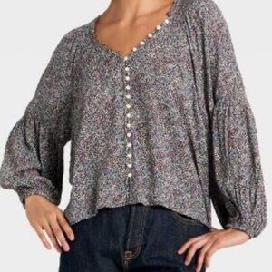 Universal Thread™ Women's Balloon Long Sleeve Front Button-Down Blouse